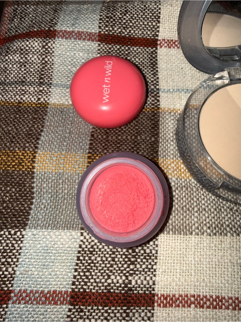 wet n wild Coral-Pink Loose Powder Blush